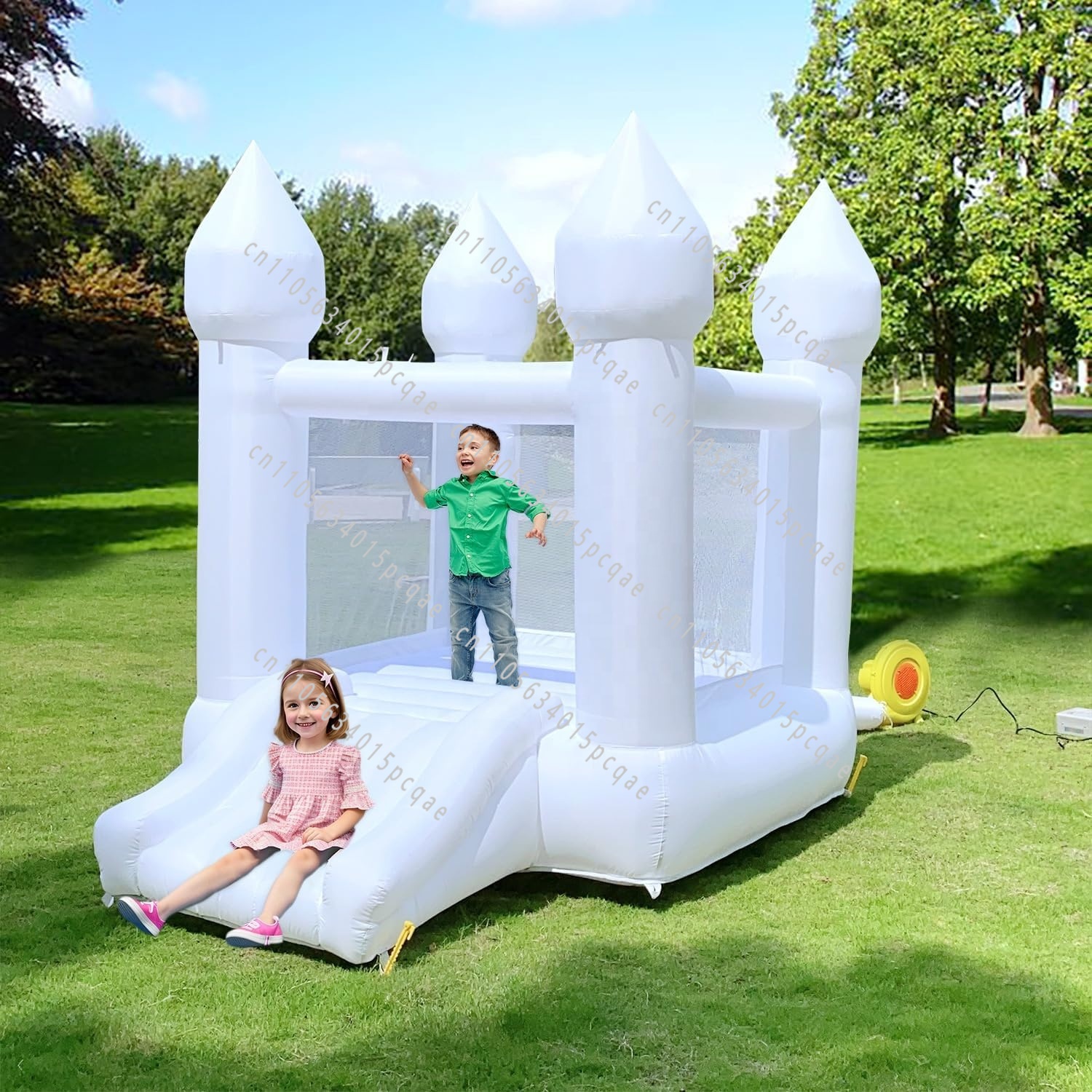 美しいミニサイズの白いウェディング用インフレータブルキャッス - Trampoline Mini Indoor のレビューと価格