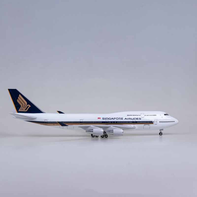 47 センチメートル 747 シンガポールモデル航空機おもち - Kids Toys Singapore のレビューと価格